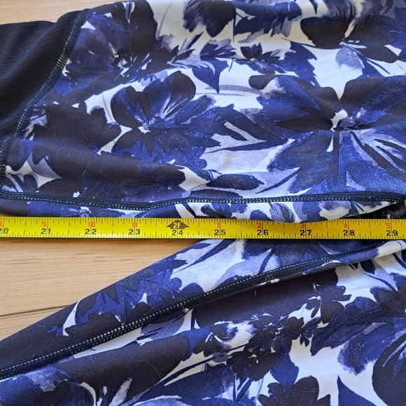 Fabletics leggings Mesh Bottom women's size M - Picture 7 of 11